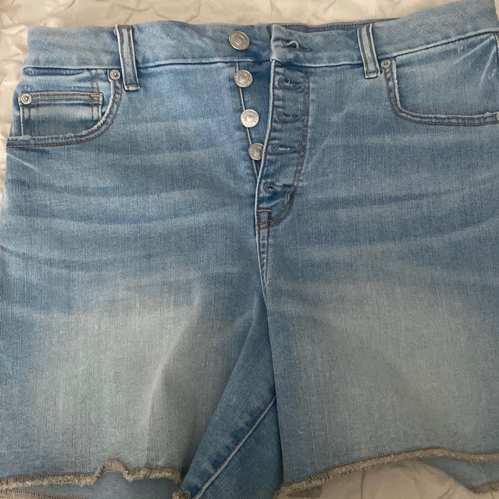 American Eagle, next level stretch size 14 light denim 🩵